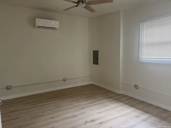$3,500 | 631 East Mistletoe, San Antonio, TX 78212