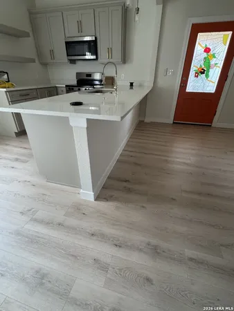 $3,500 | 631 East Mistletoe, San Antonio, TX 78212