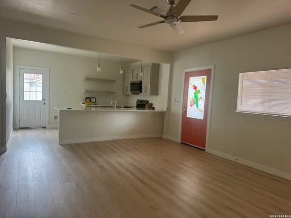 $3,500 | 631 East Mistletoe, San Antonio, TX 78212