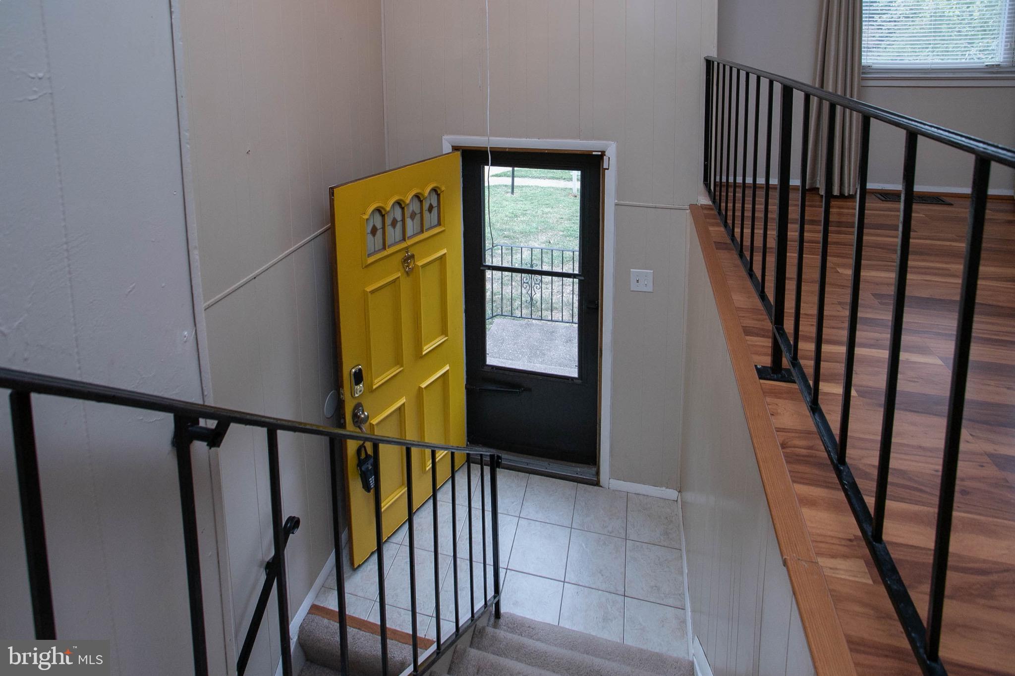1147 Harvard Road Waldorf, MD 20602 - Photo 2 of 34 Stairway into the home