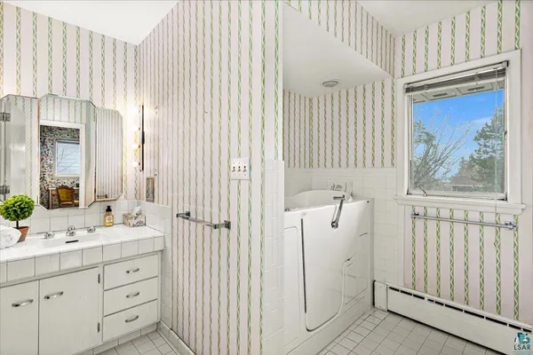 $489,900 | 3621 East Superior Street, Duluth, MN 55804