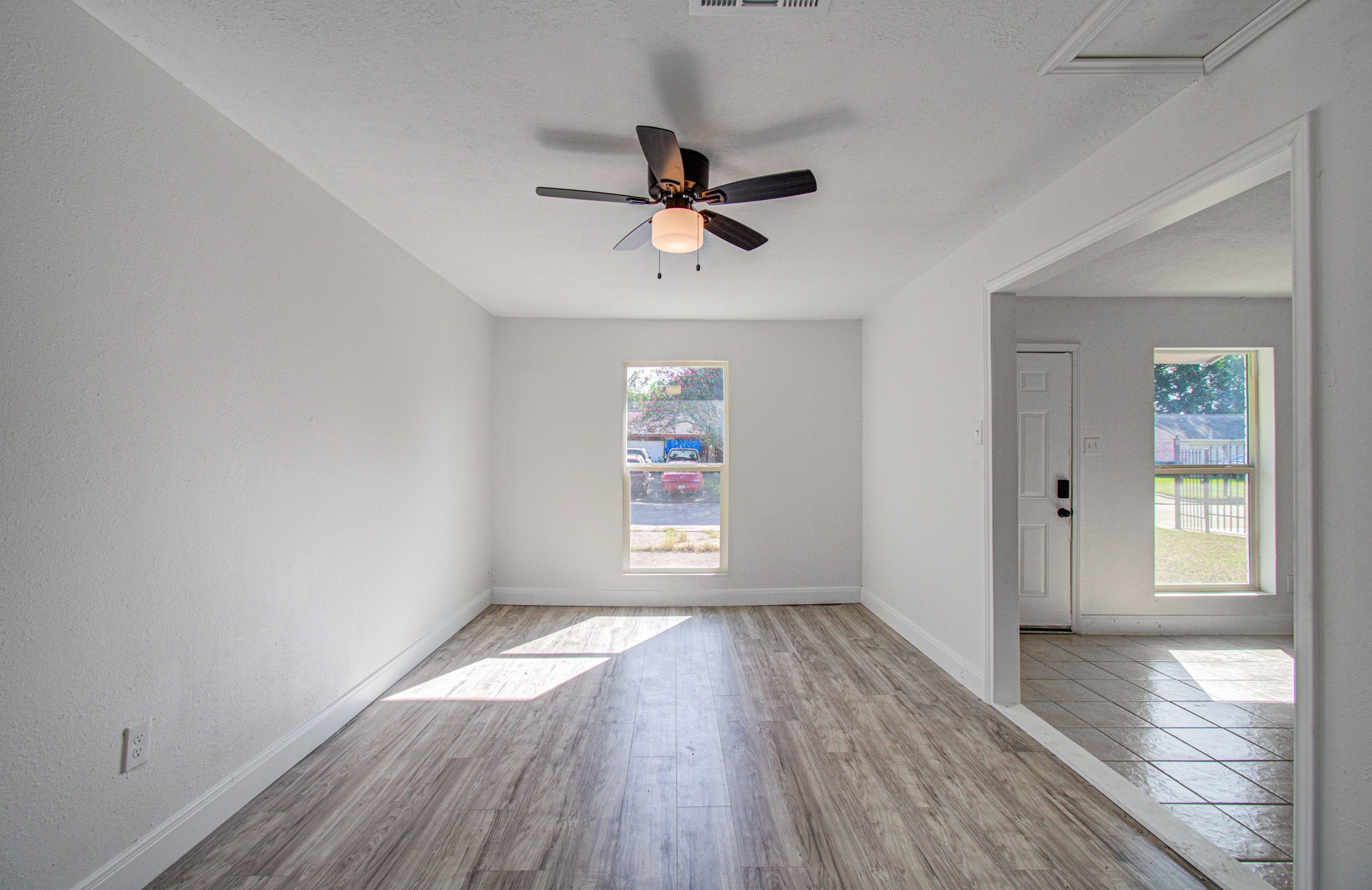 9843 Ribbonwood Street Houston, TX 77078 - Photo 7 of 24 Gallery Image 7