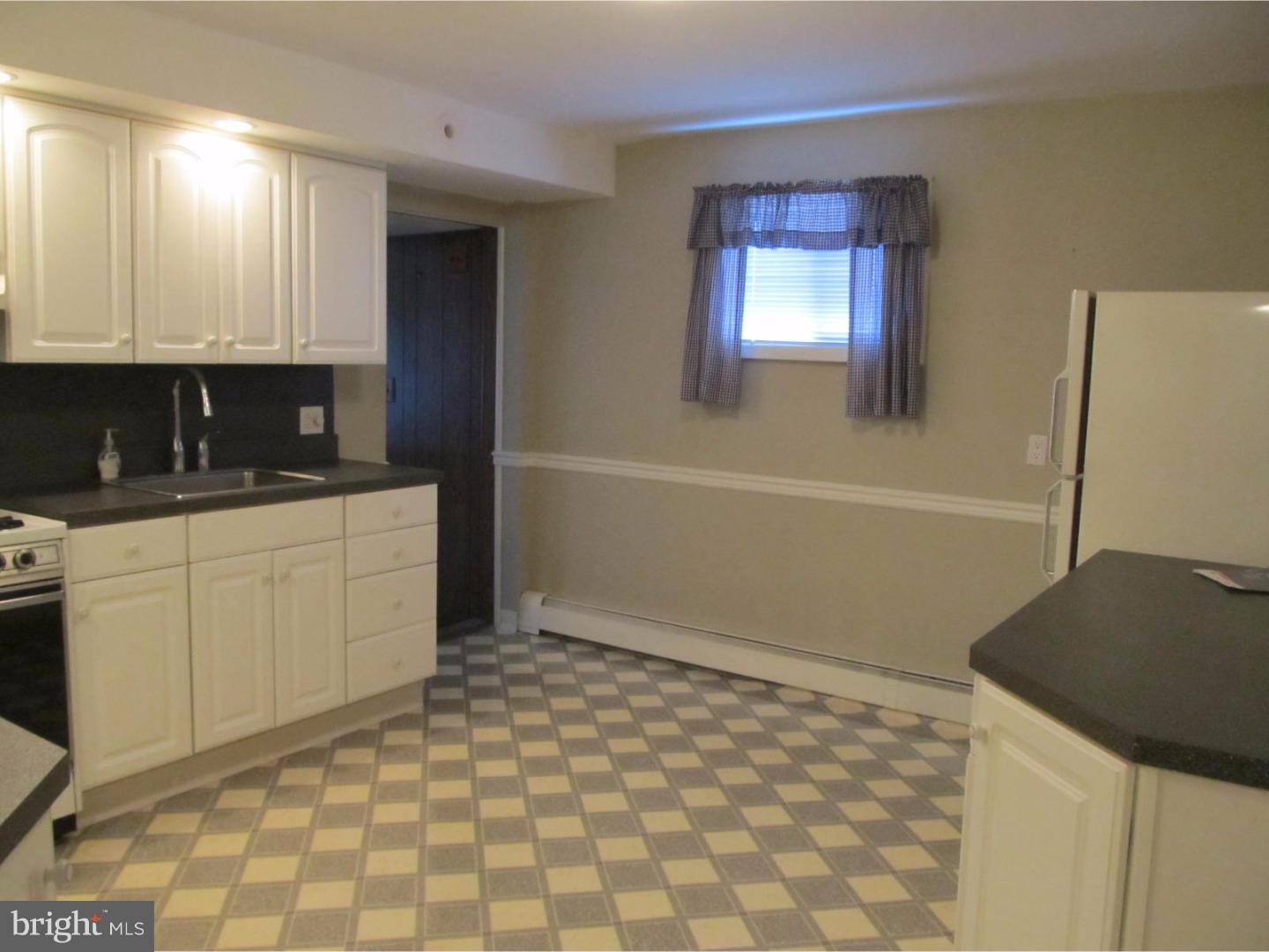 820 Cricket Road Secane, PA 19018 - Photo 6 of 18 Kitchen