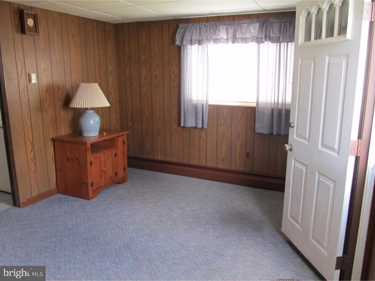 820 Cricket Road Secane, PA 19018 - Photo 9 of 18 Family Room