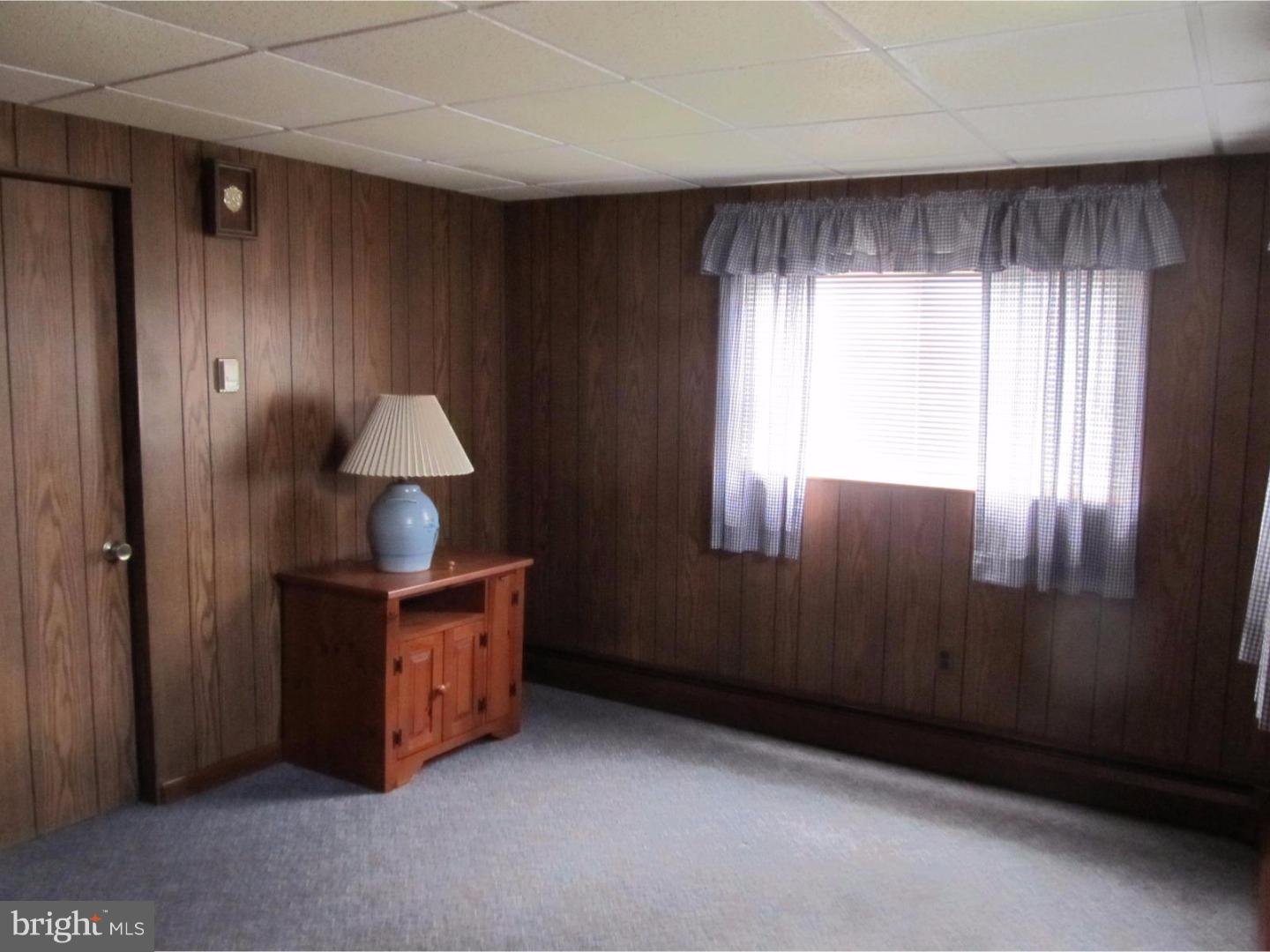 820 Cricket Road Secane, PA 19018 - Photo 10 of 18 Family Room