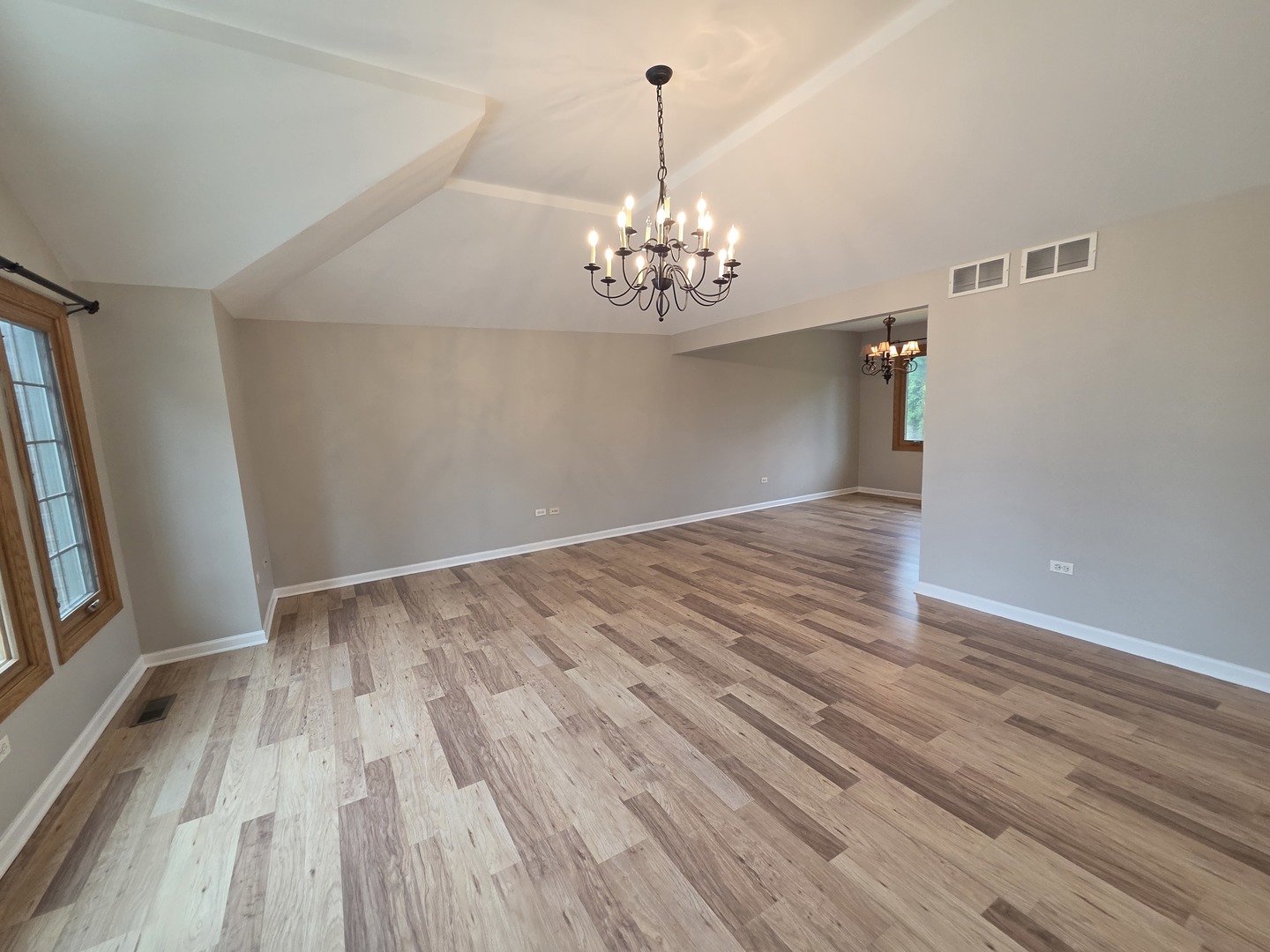 8112 Rutherford Drive Woodridge, IL 60517 - Photo 3 of 30