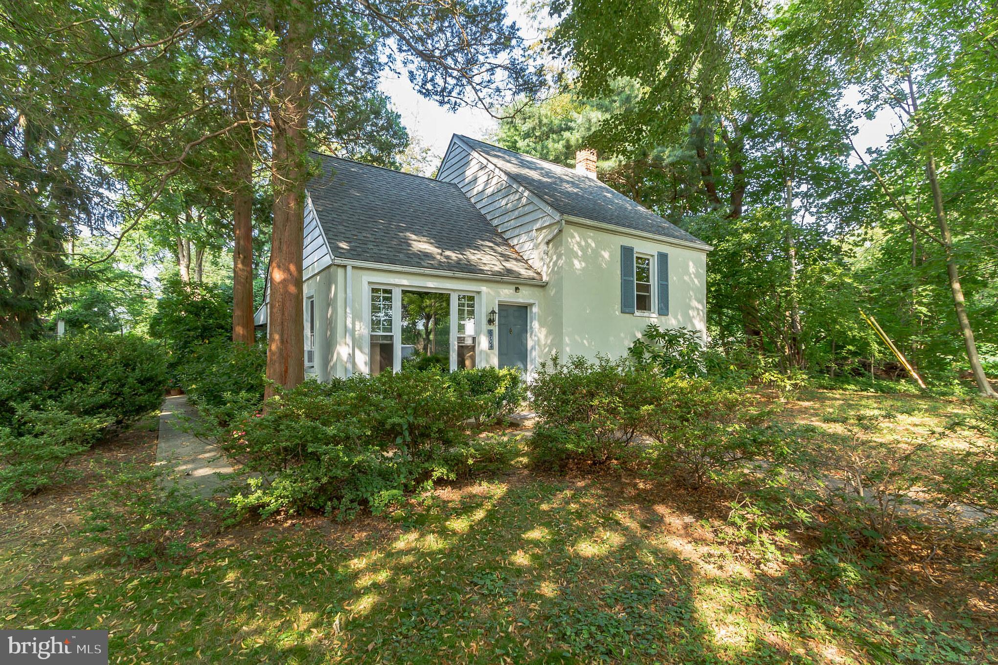 8704 Old Line Road Philadelphia, PA 19128 - Photo 3 of 24 Gallery Image 3