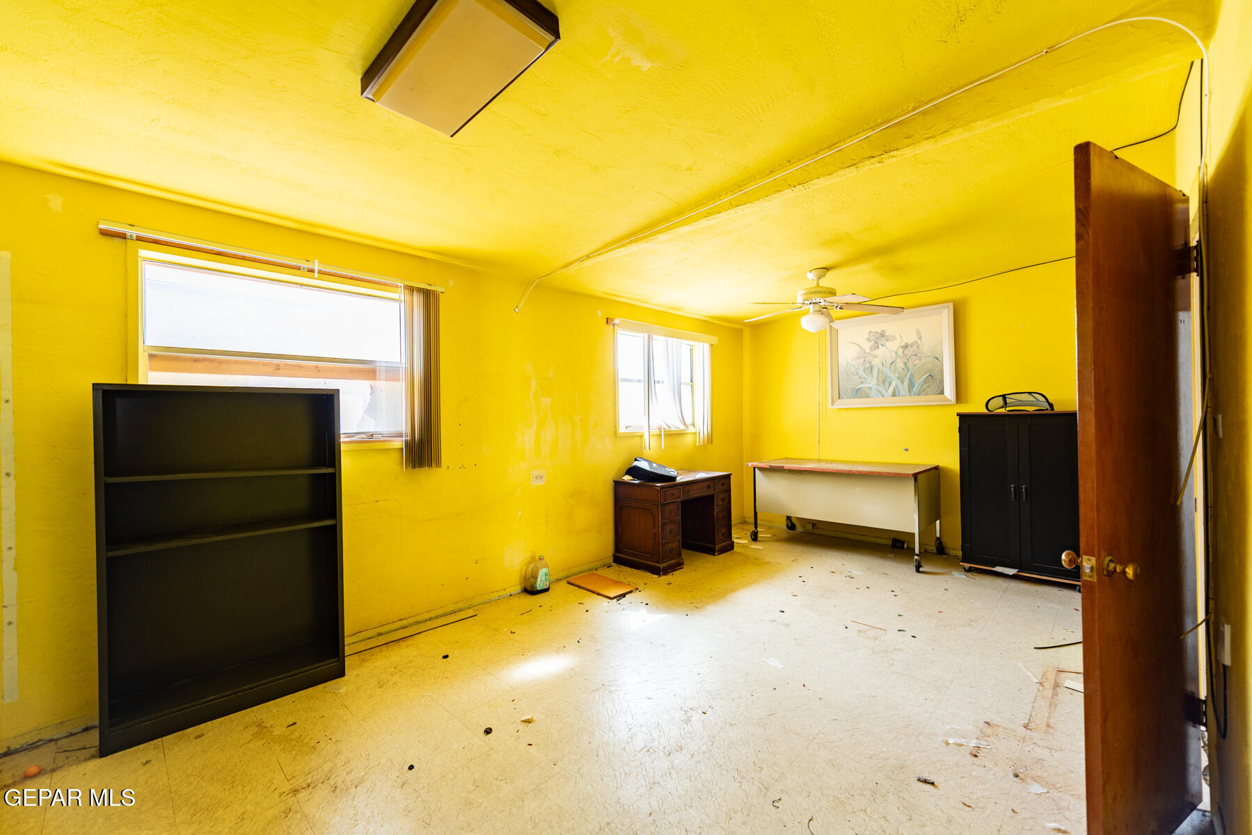 6240 Papago Road El Paso, TX 79905 - Photo 7 of 12 a view of a room with furniture
