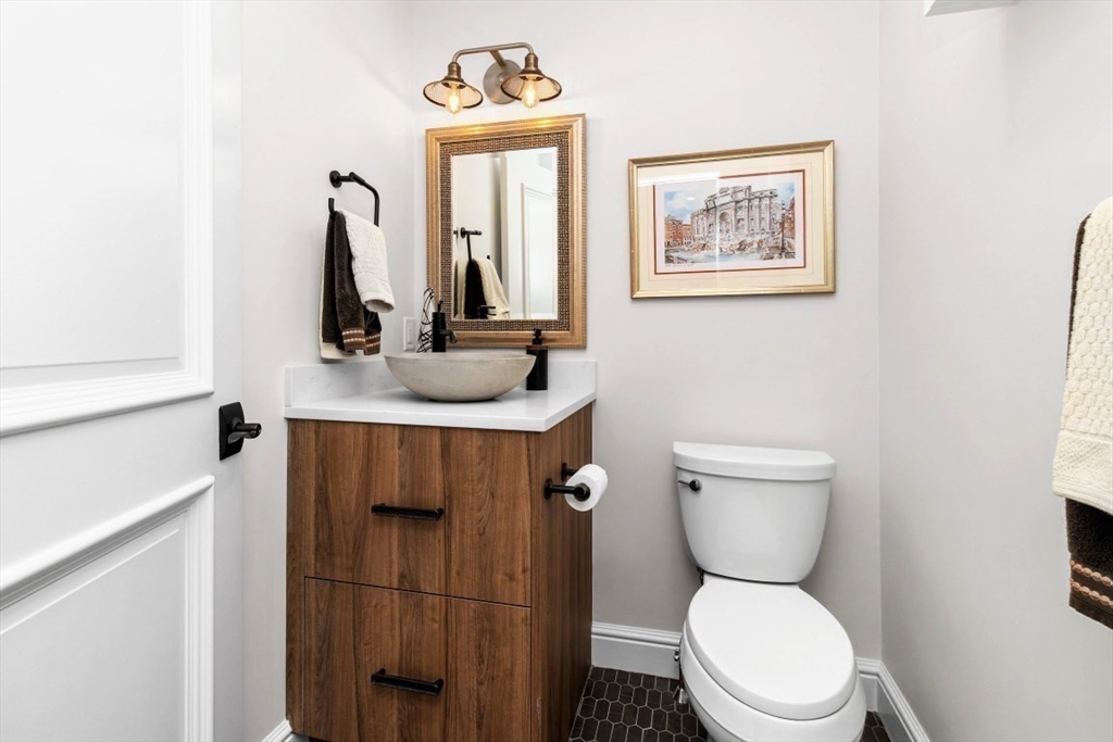 102 St Botolph Street Boston, MA 02116 - Photo 34 of 38