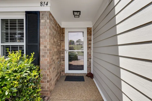 $399,900 | 814 Marquette Drive, Nashville, TN 37205