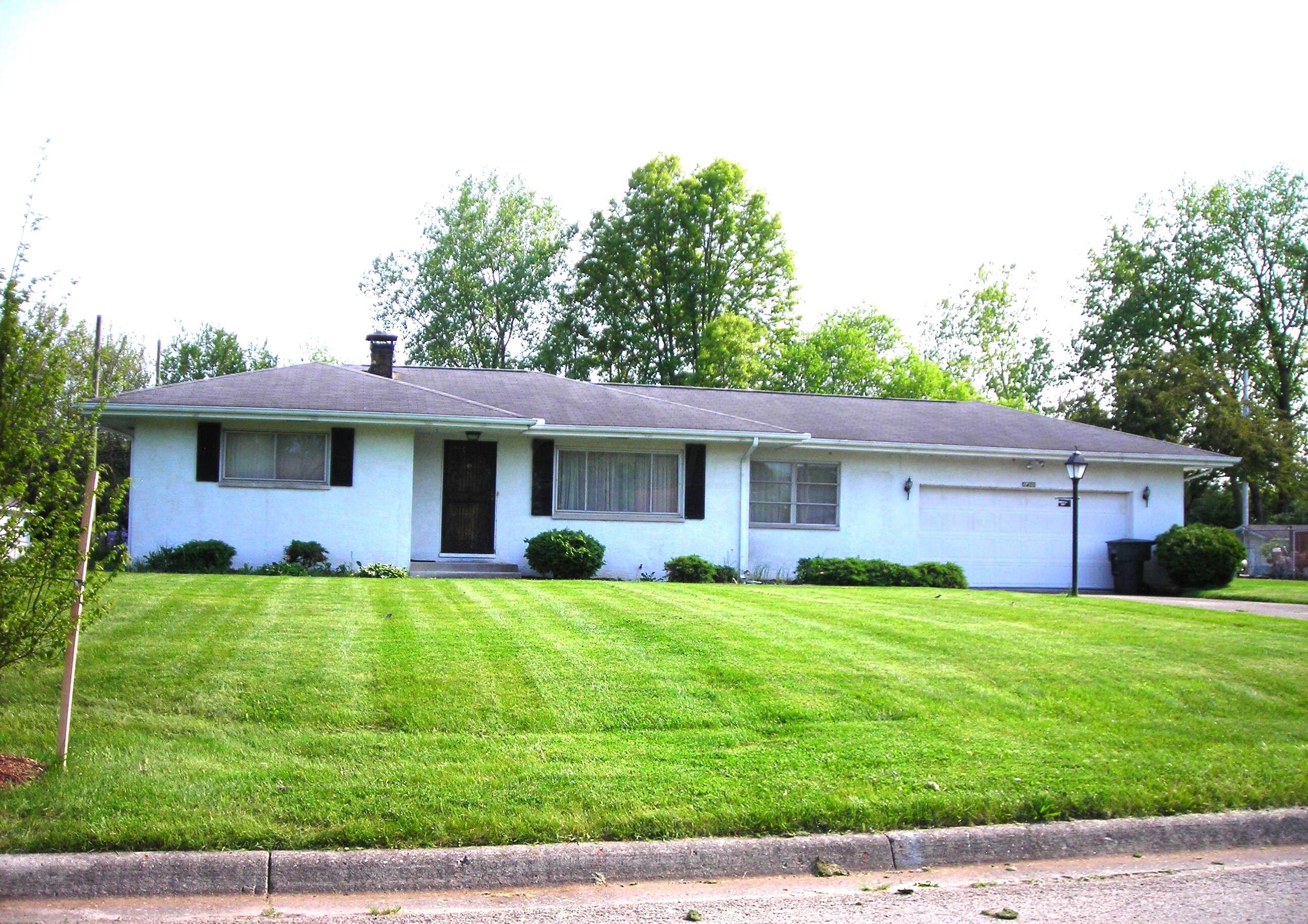 2405 Koebel Road Columbus, OH 43207 - Photo 3 of 24 DSCN2519