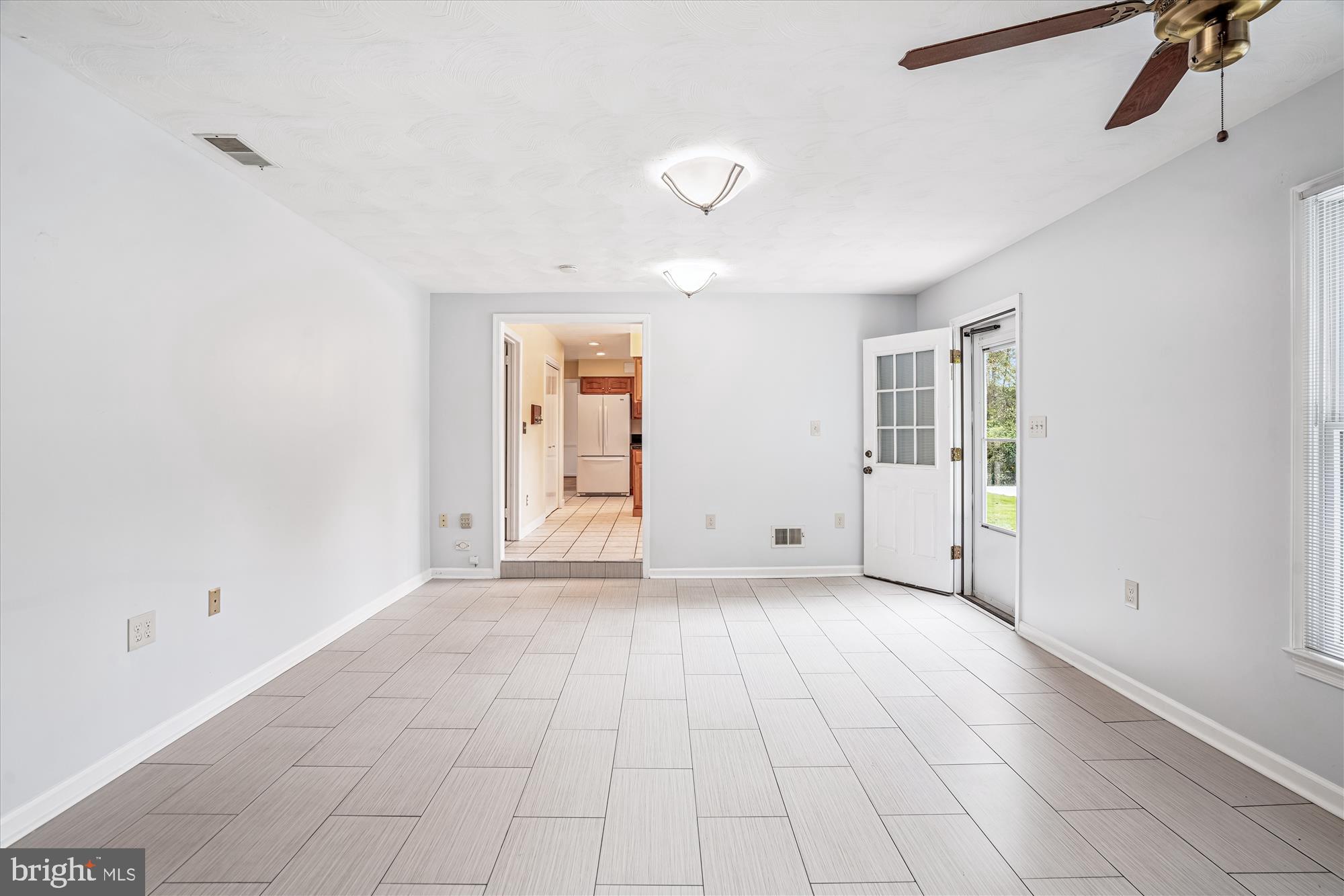 1913 Hopefield Road Silver Spring, MD 20905 - Photo 29 of 67 Family Room
