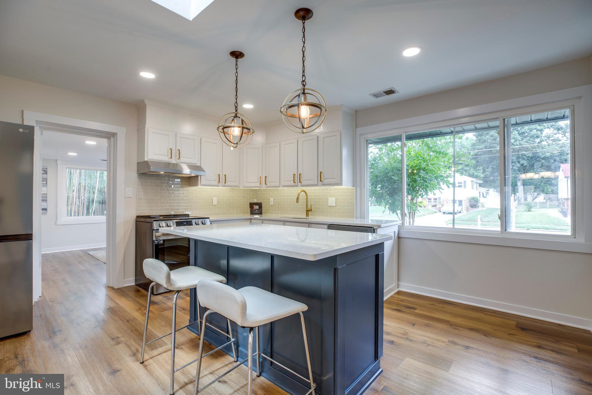 6815 Front Royal Road Springfield, VA 22151 - Photo 4 of 57