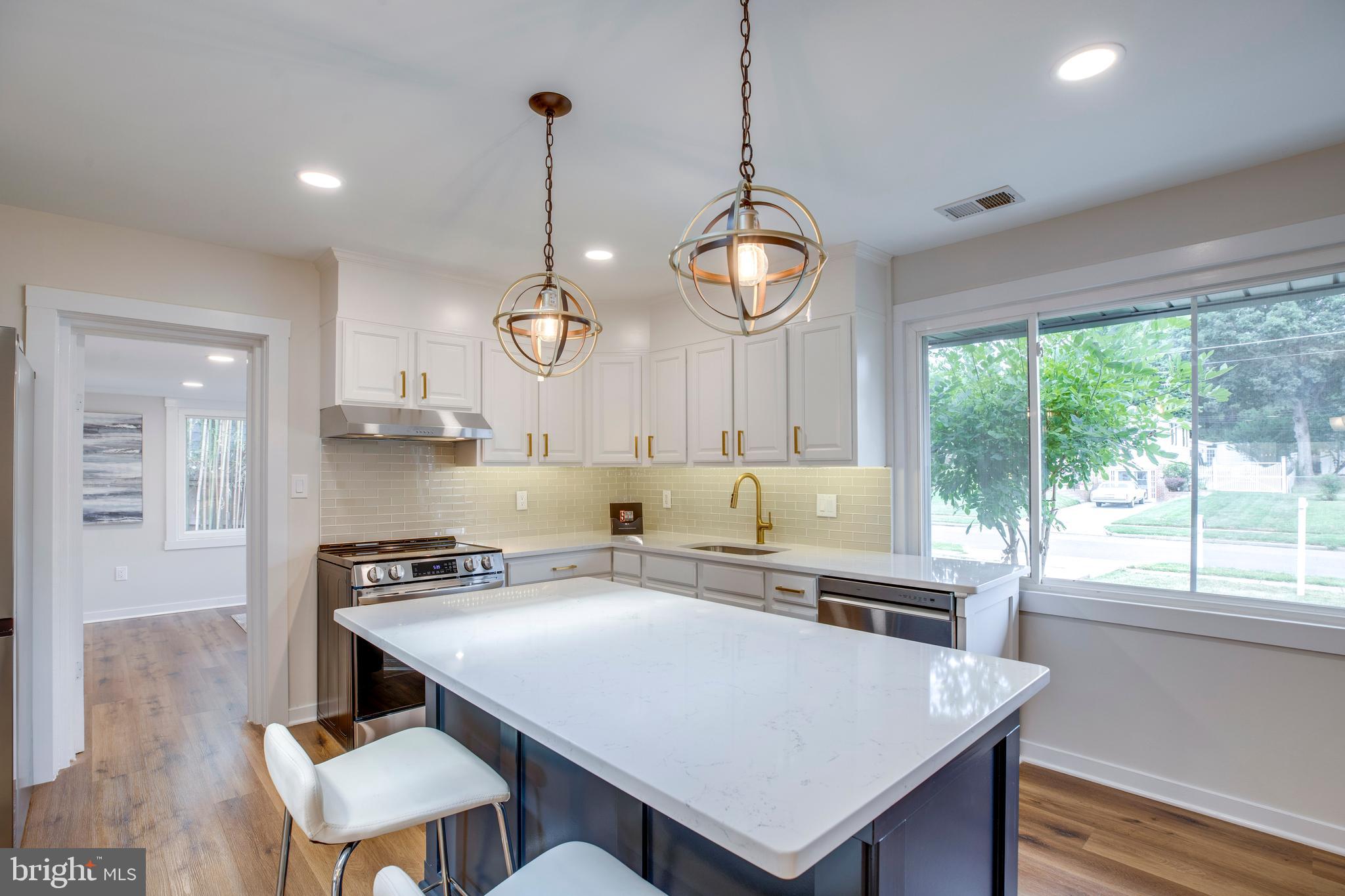 6815 Front Royal Road Springfield, VA 22151 - Photo 6 of 57