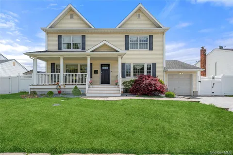$1,575,000 | 47 Syosset Circle, Syosset, NY 11791