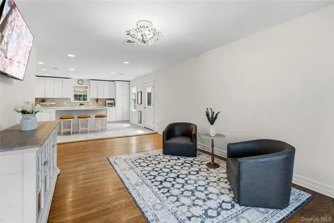 $1,575,000 | 47 Syosset Circle, Syosset, NY 11791
