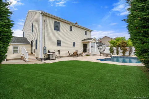 $1,575,000 | 47 Syosset Circle, Syosset, NY 11791