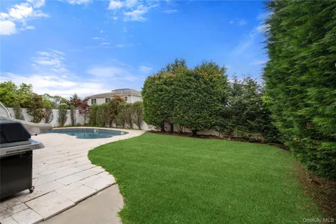 $1,575,000 | 47 Syosset Circle, Syosset, NY 11791
