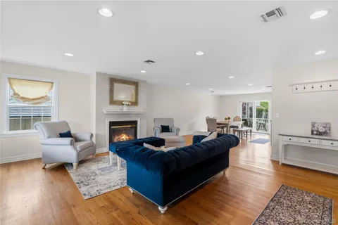 $1,575,000 | 47 Syosset Circle, Syosset, NY 11791