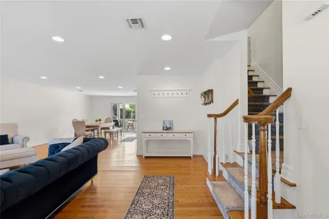 $1,575,000 | 47 Syosset Circle, Syosset, NY 11791