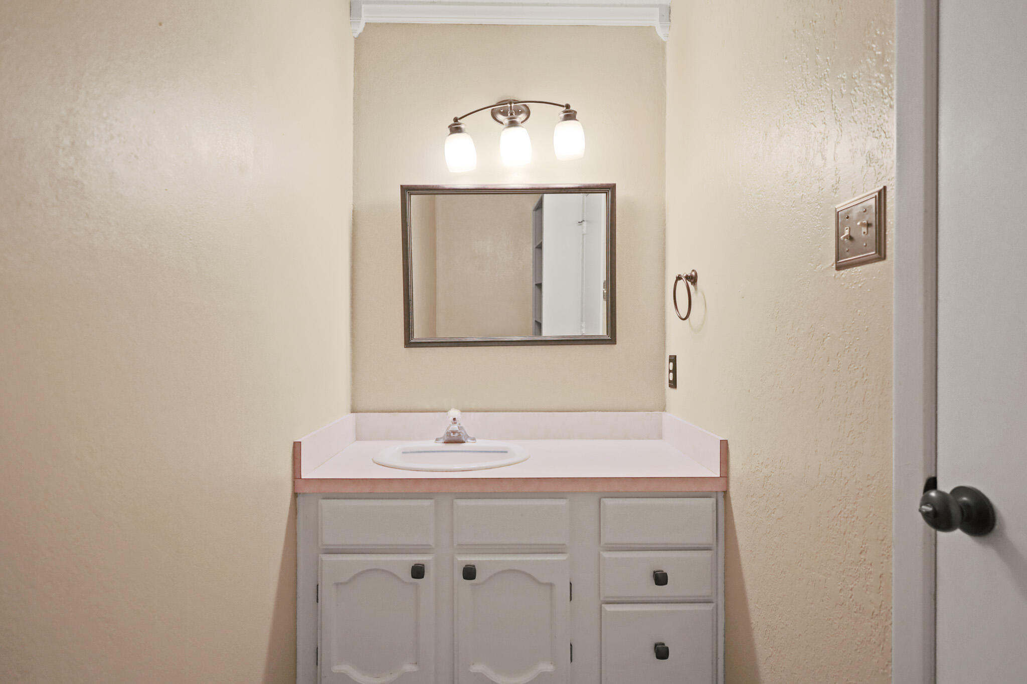 4701 48th Street Lubbock, TX 79414 - Photo 11 of 43 IMG_4125