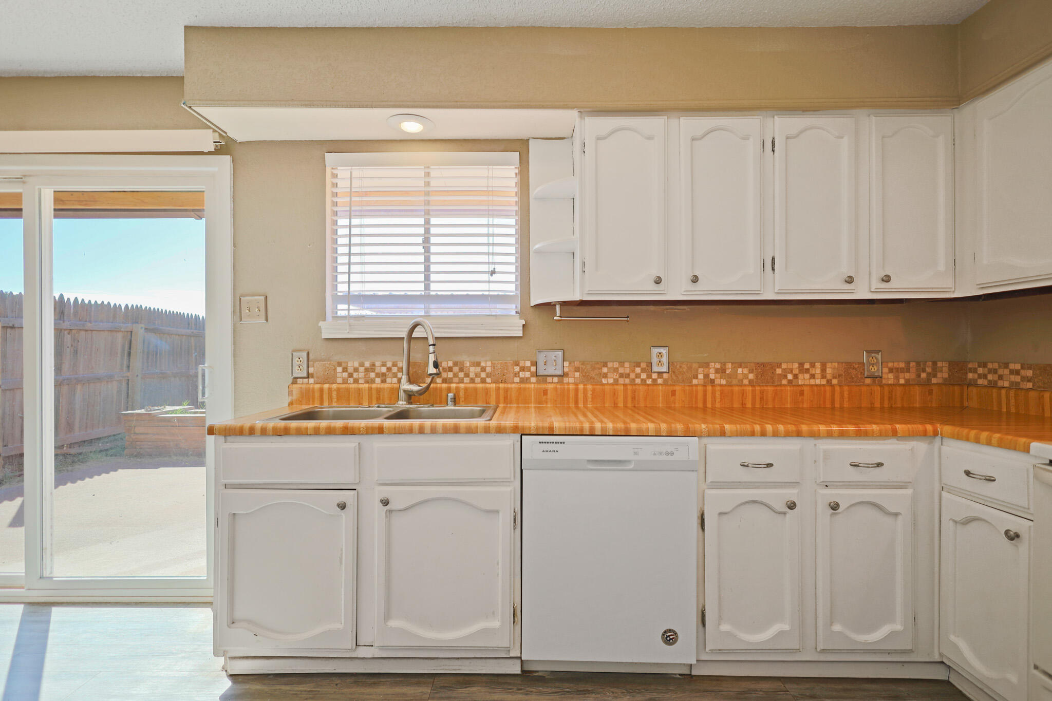 4701 48th Street Lubbock, TX 79414 - Photo 16 of 43 IMG_4130