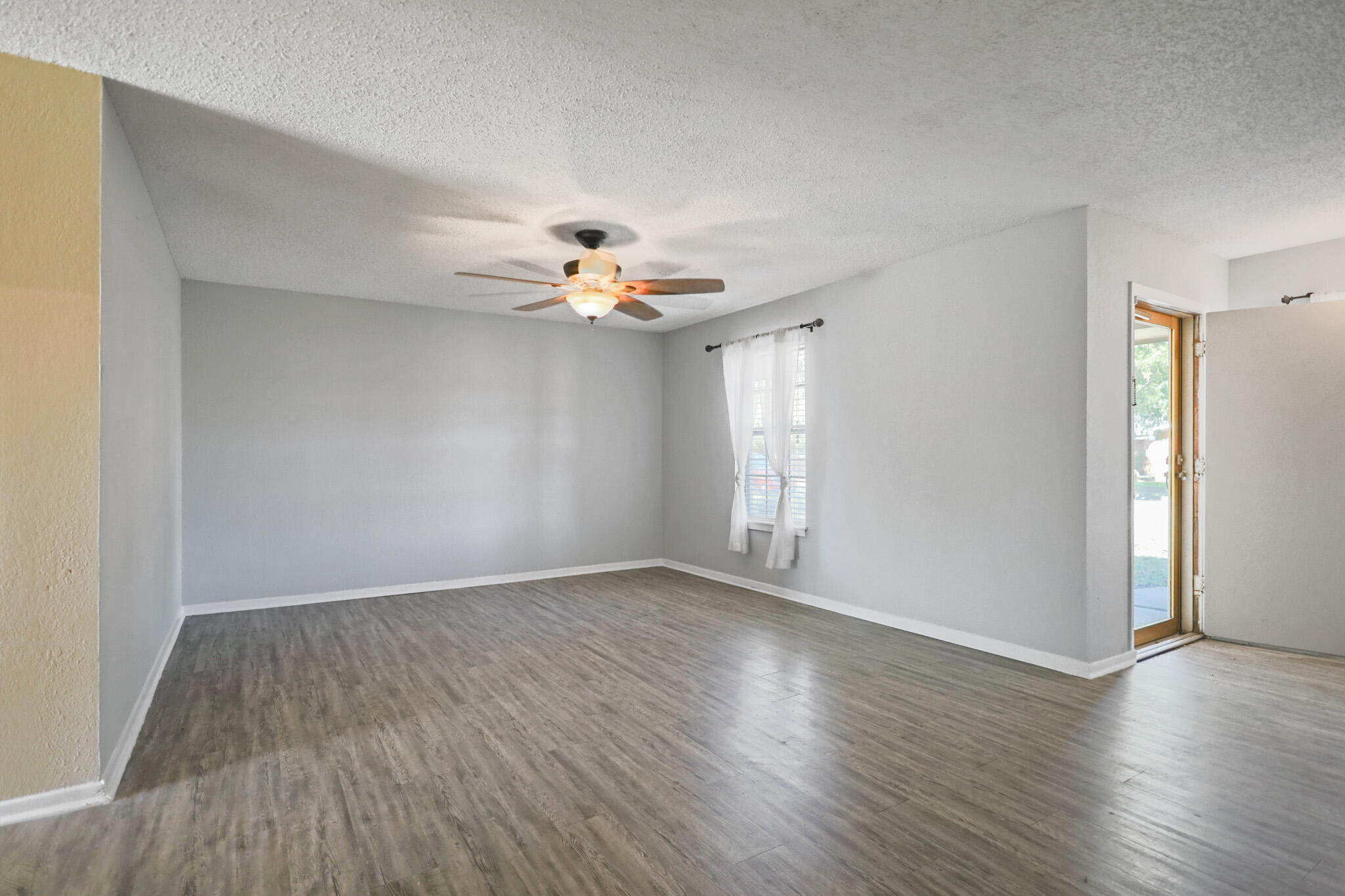 4701 48th Street Lubbock, TX 79414 - Photo 7 of 43 IMG_4120