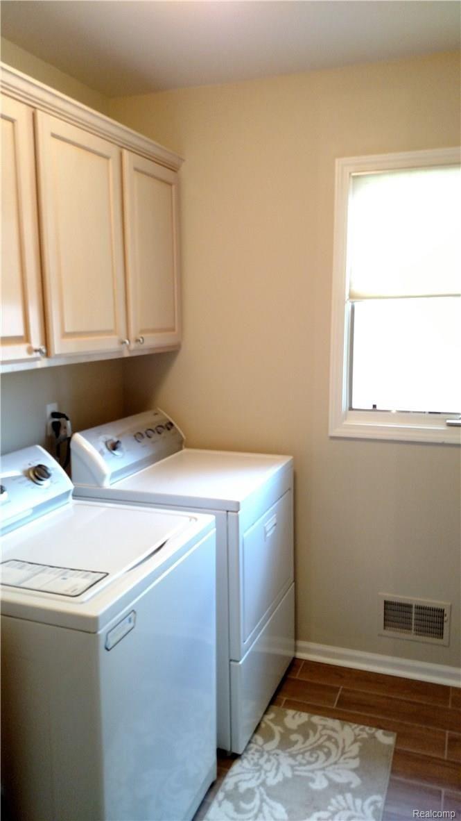 2041 Roundtree Rochester, MI 48307 - Photo 31 of 37 IMG_20170620_134755691.jpg