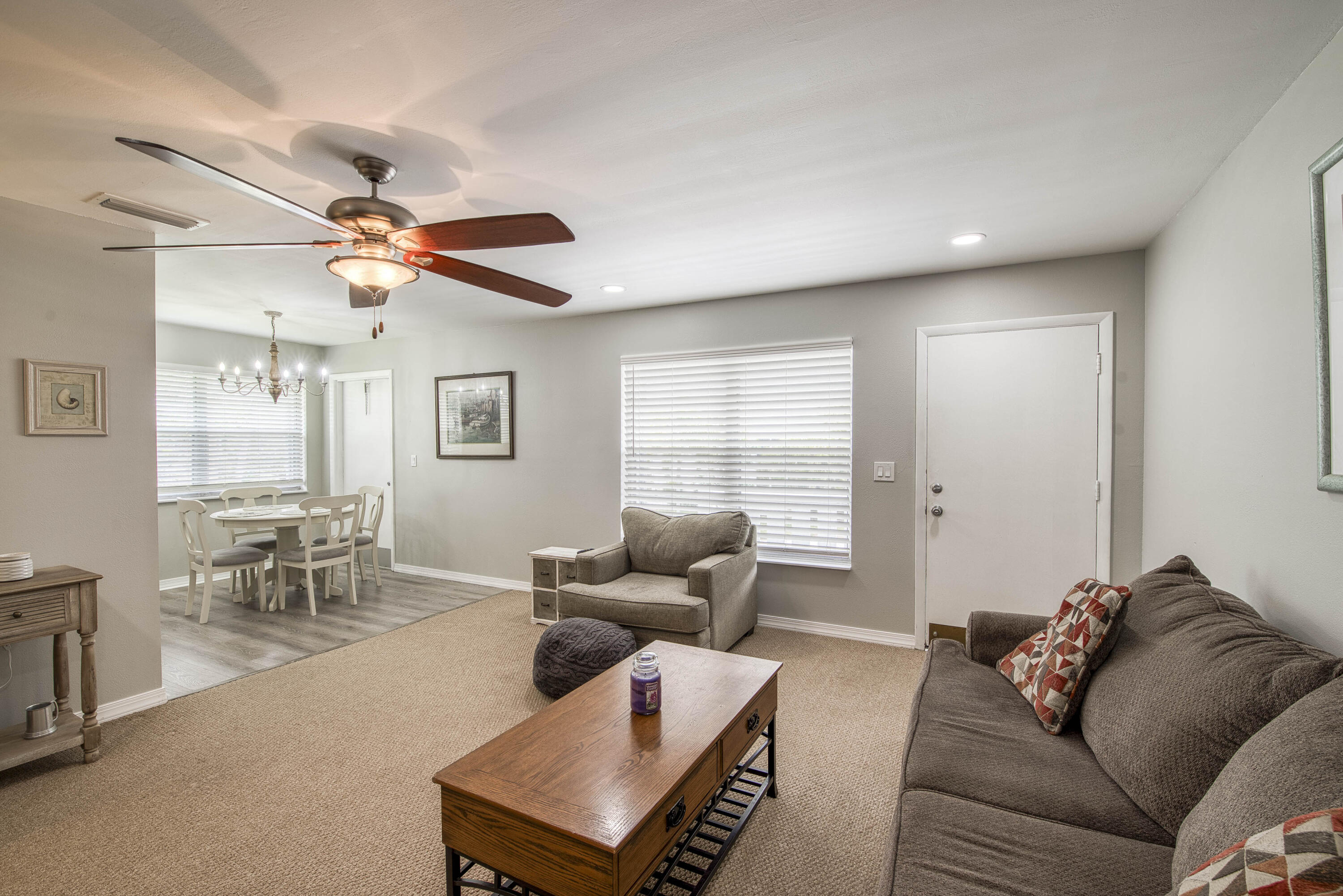 2929 Southeast Ocean Boulevard, Unit 1146 Stuart, FL 34996 - Photo 4 of 19 a living room with furniture