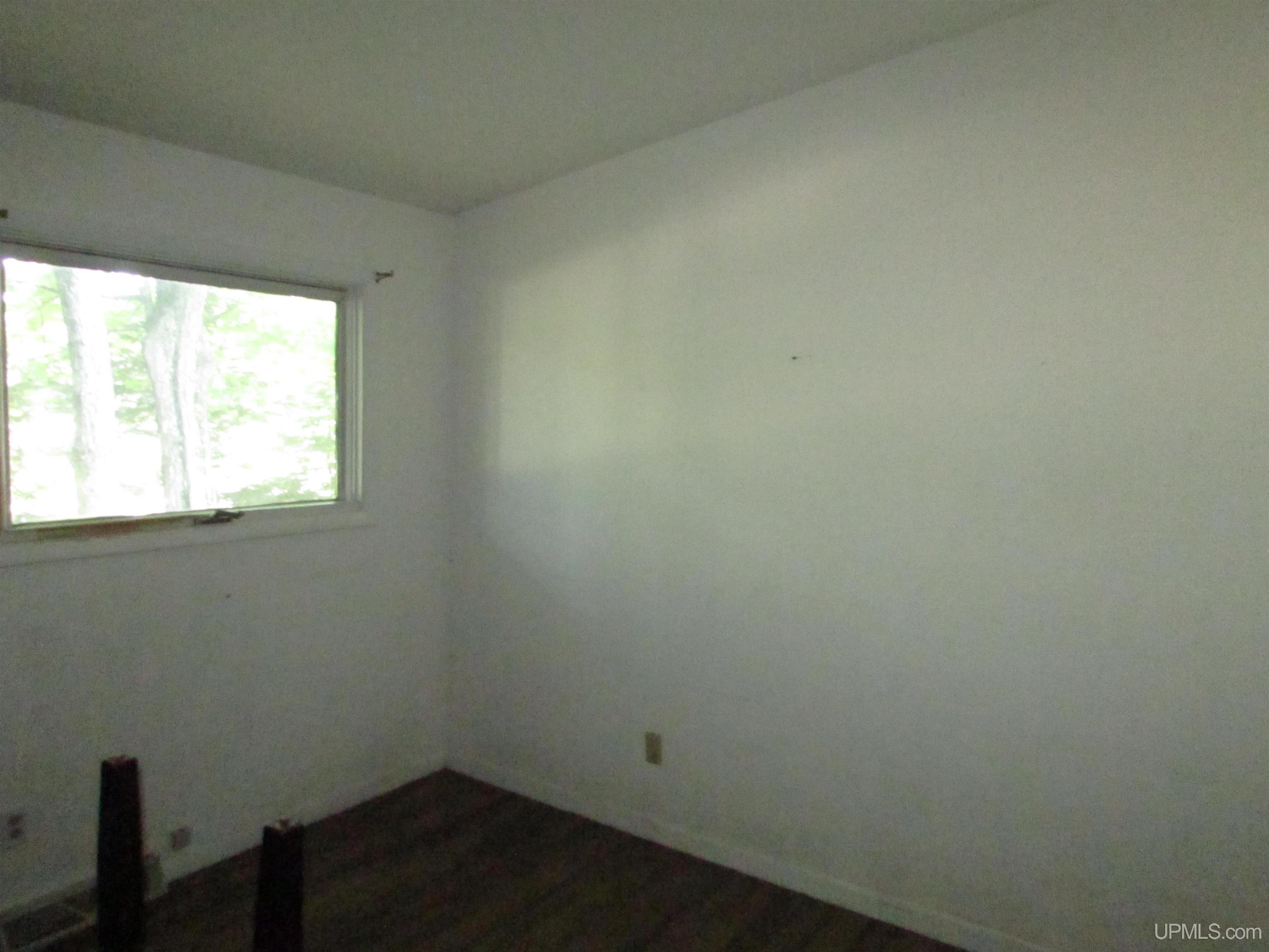 N6379 Alger Heights Road Munising, MI 49862 - Photo 12 of 32 Gallery Image 12