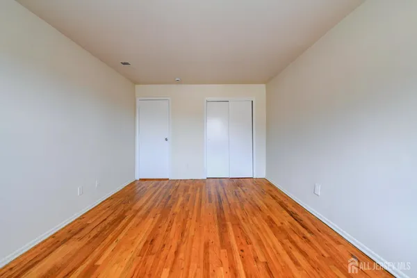 $1,900 | 6 College Drive, Edison, NJ 08817