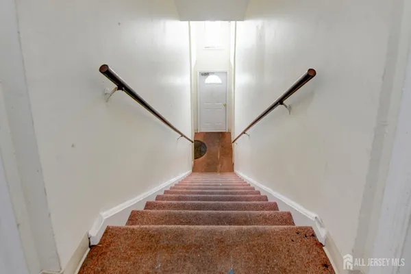 $1,900 | 6 College Drive, Edison, NJ 08817