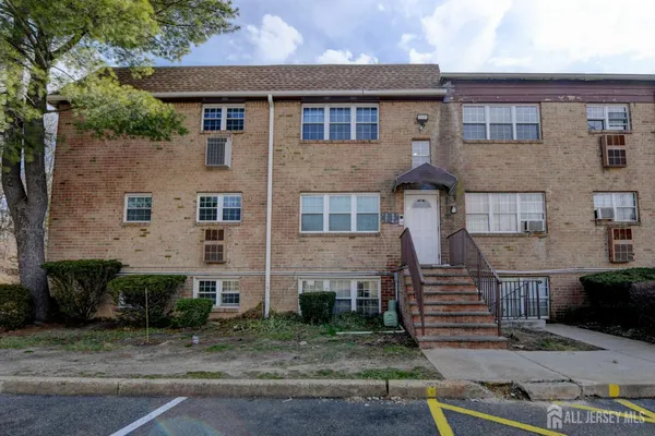 $1,900 | 6 College Drive, Edison, NJ 08817