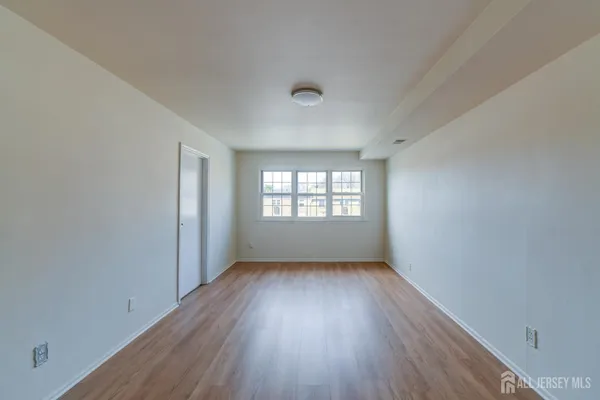 $1,900 | 6 College Drive, Edison, NJ 08817