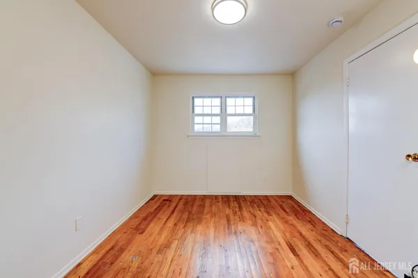 $1,900 | 6 College Drive, Edison, NJ 08817