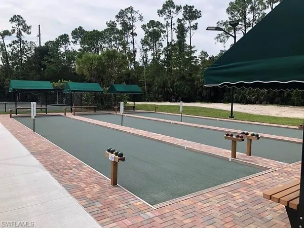 a view of a tennis court