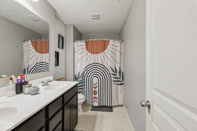 $450,000 | 13504 Forest Glade Drive, Fishers, IN 46037