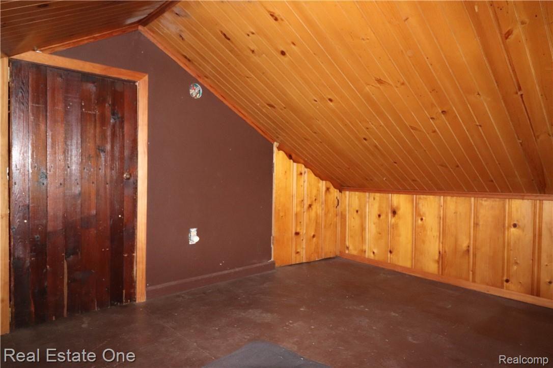 21903 Berg Road Southfield, MI 48033 - Photo 16 of 17 17-IMG_1437b.JPG