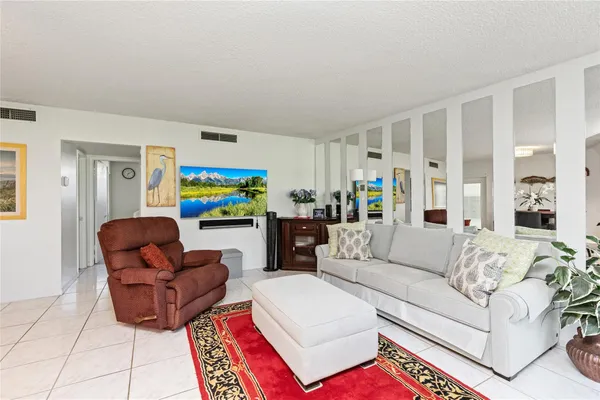 $175,000 | 2731 Northeast 14th Street Causeway, Unit 110, Pompano Beach, FL 33062