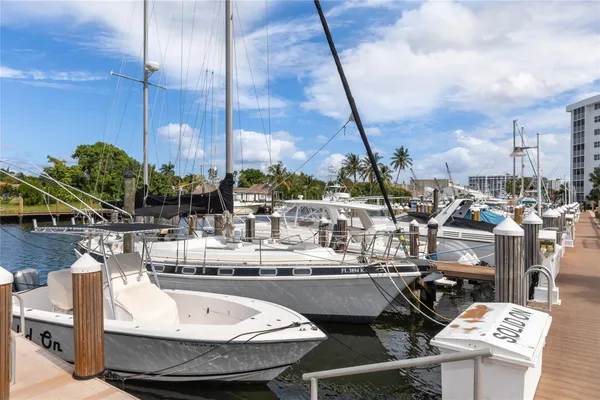 $175,000 | 2731 Northeast 14th Street Causeway, Unit 110, Pompano Beach, FL 33062