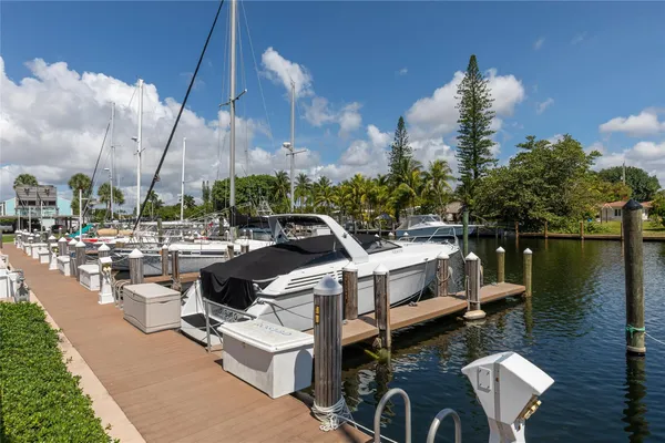 $175,000 | 2731 Northeast 14th Street Causeway, Unit 110, Pompano Beach, FL 33062