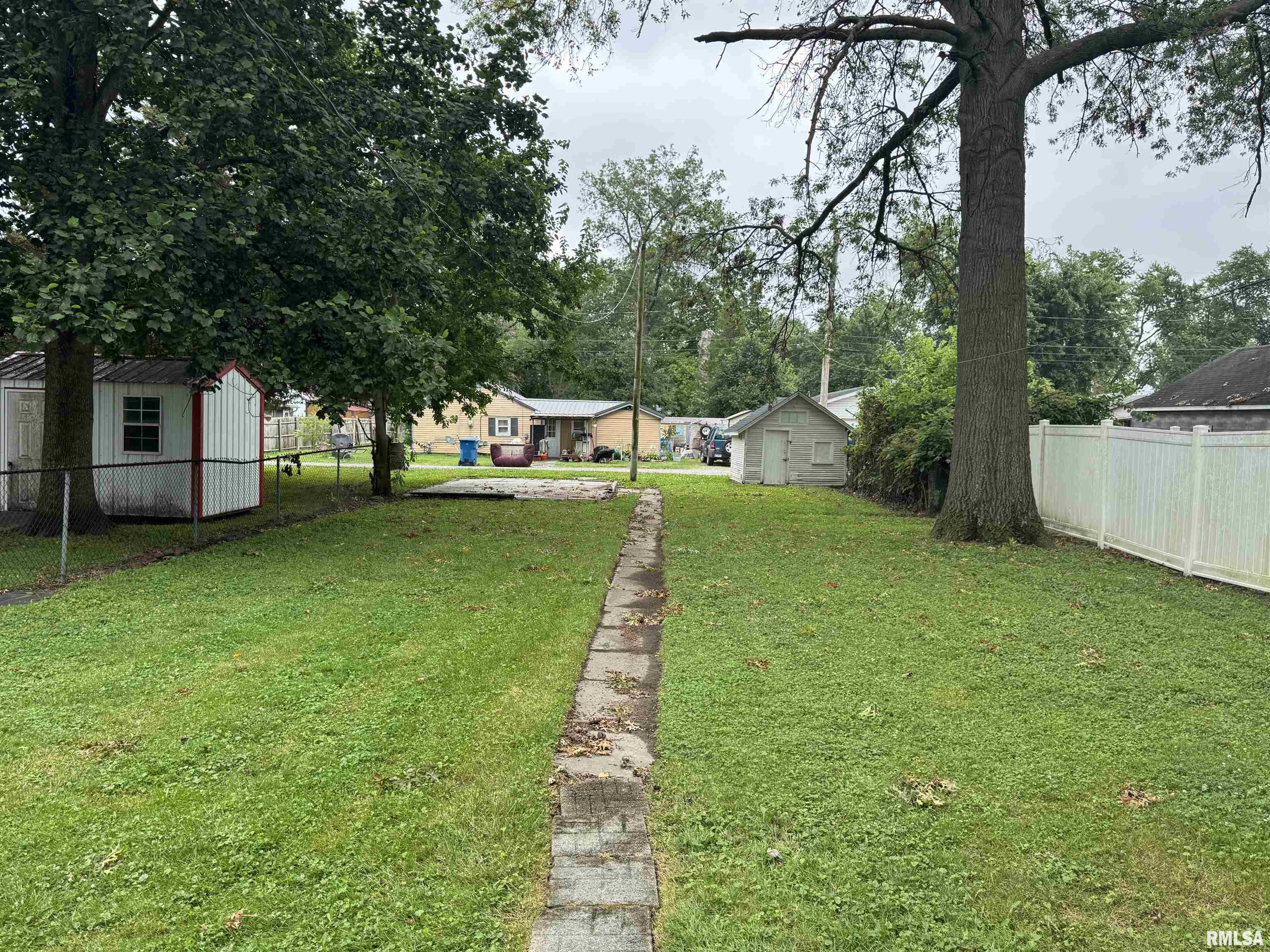 1307 South Maple Street Centralia, IL 62801 - Photo 22 of 30