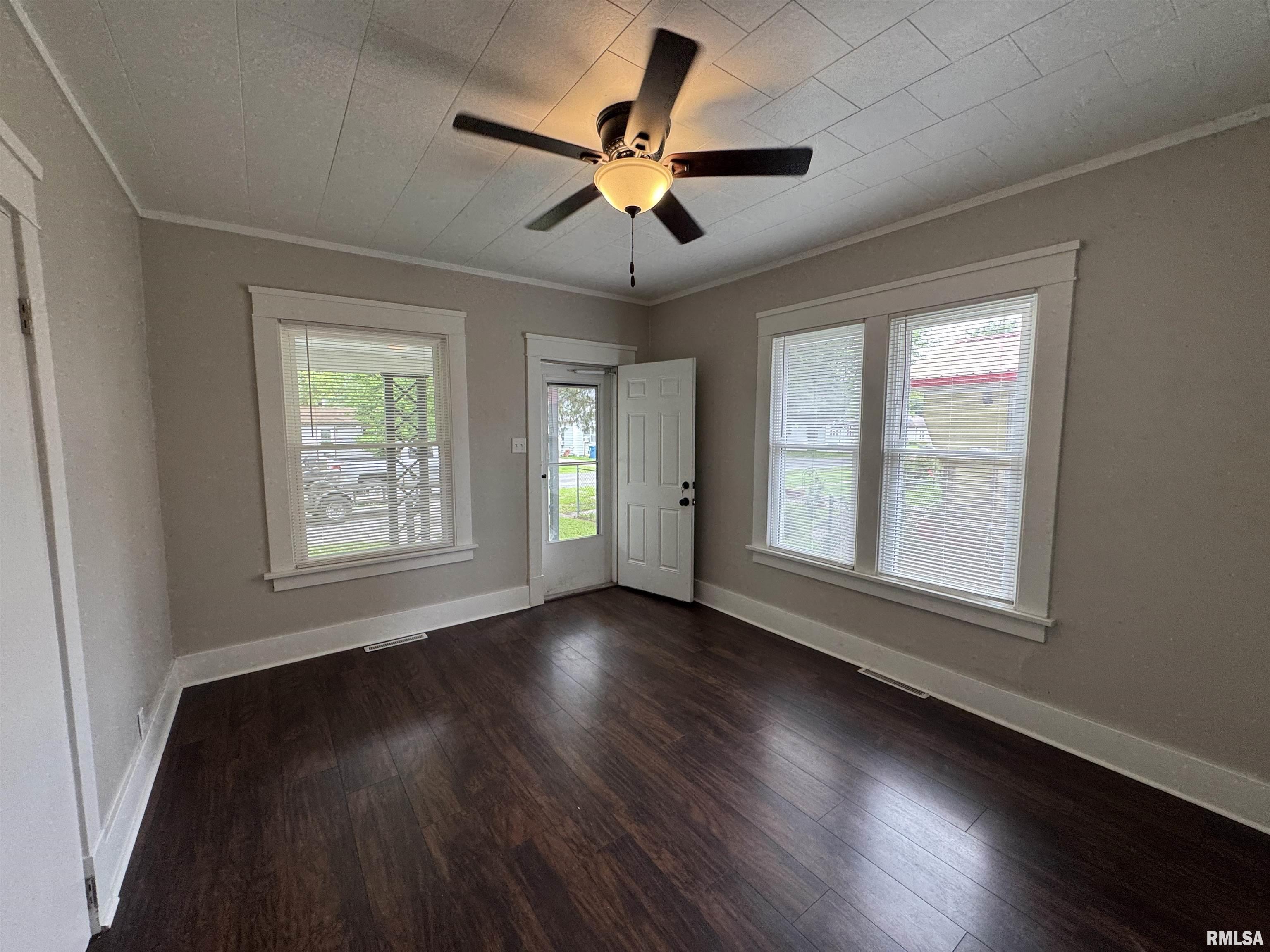 1307 South Maple Street Centralia, IL 62801 - Photo 3 of 30