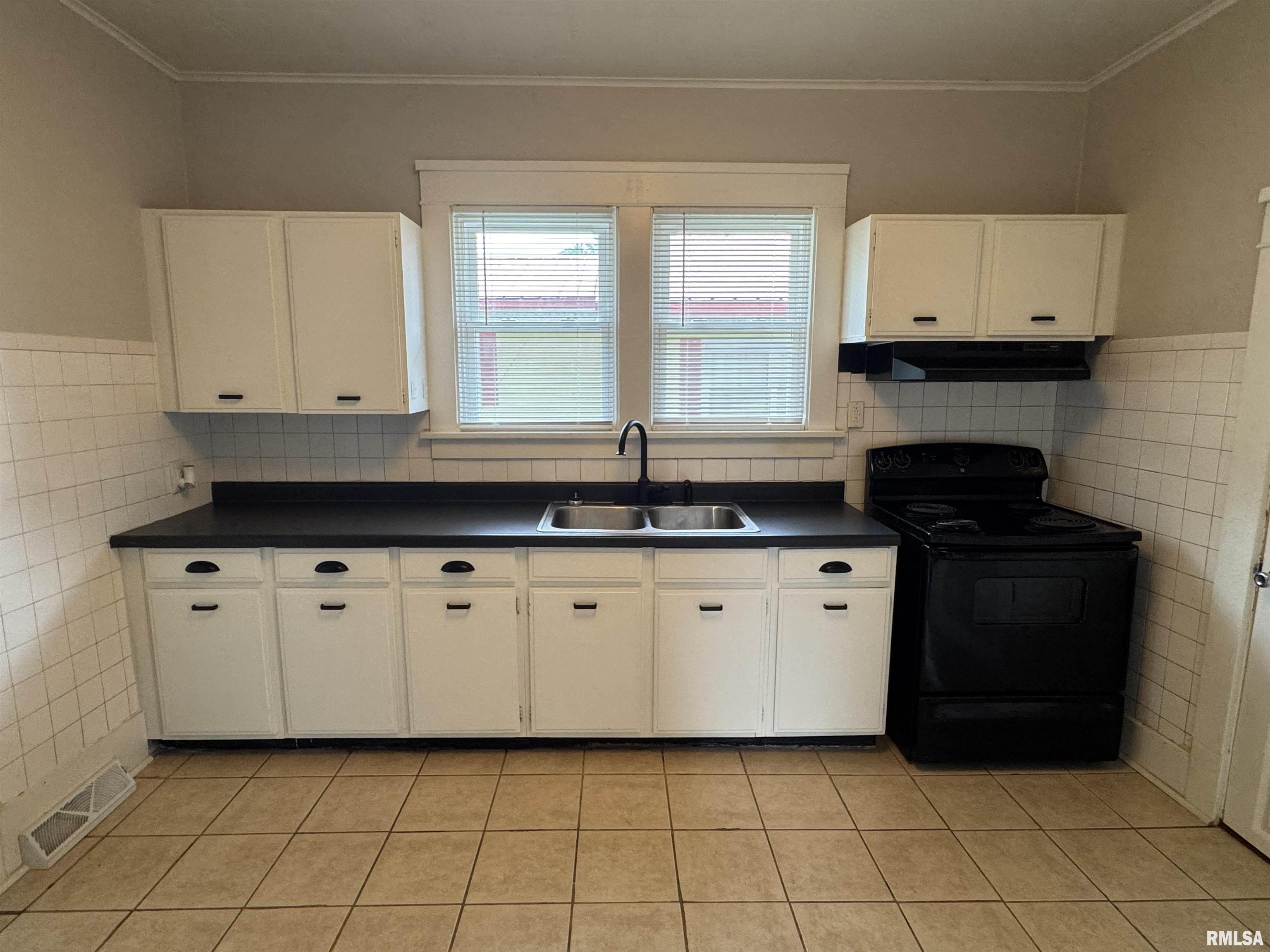 1307 South Maple Street Centralia, IL 62801 - Photo 6 of 30