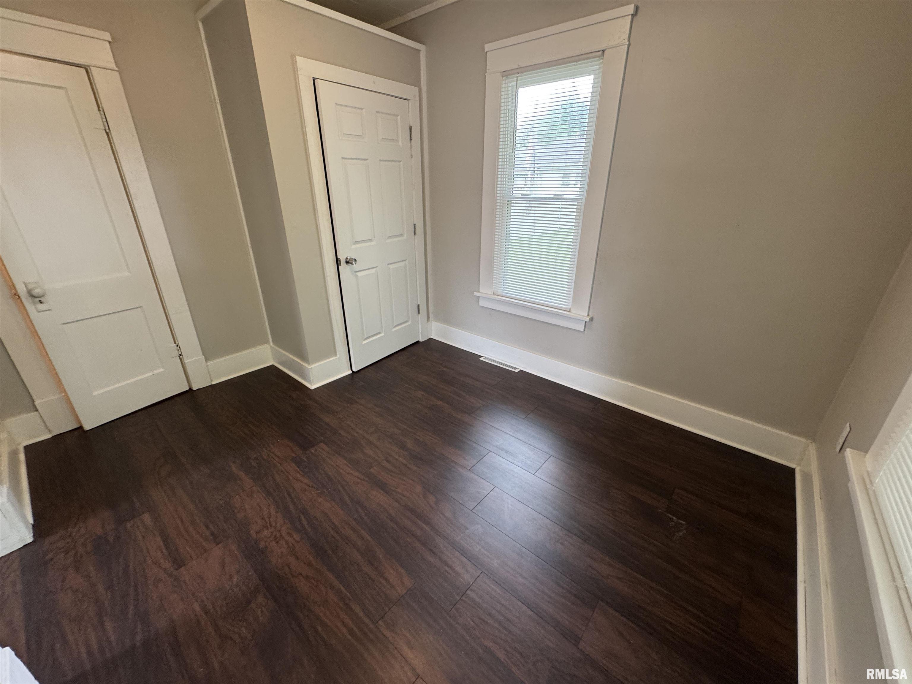 1307 South Maple Street Centralia, IL 62801 - Photo 8 of 30