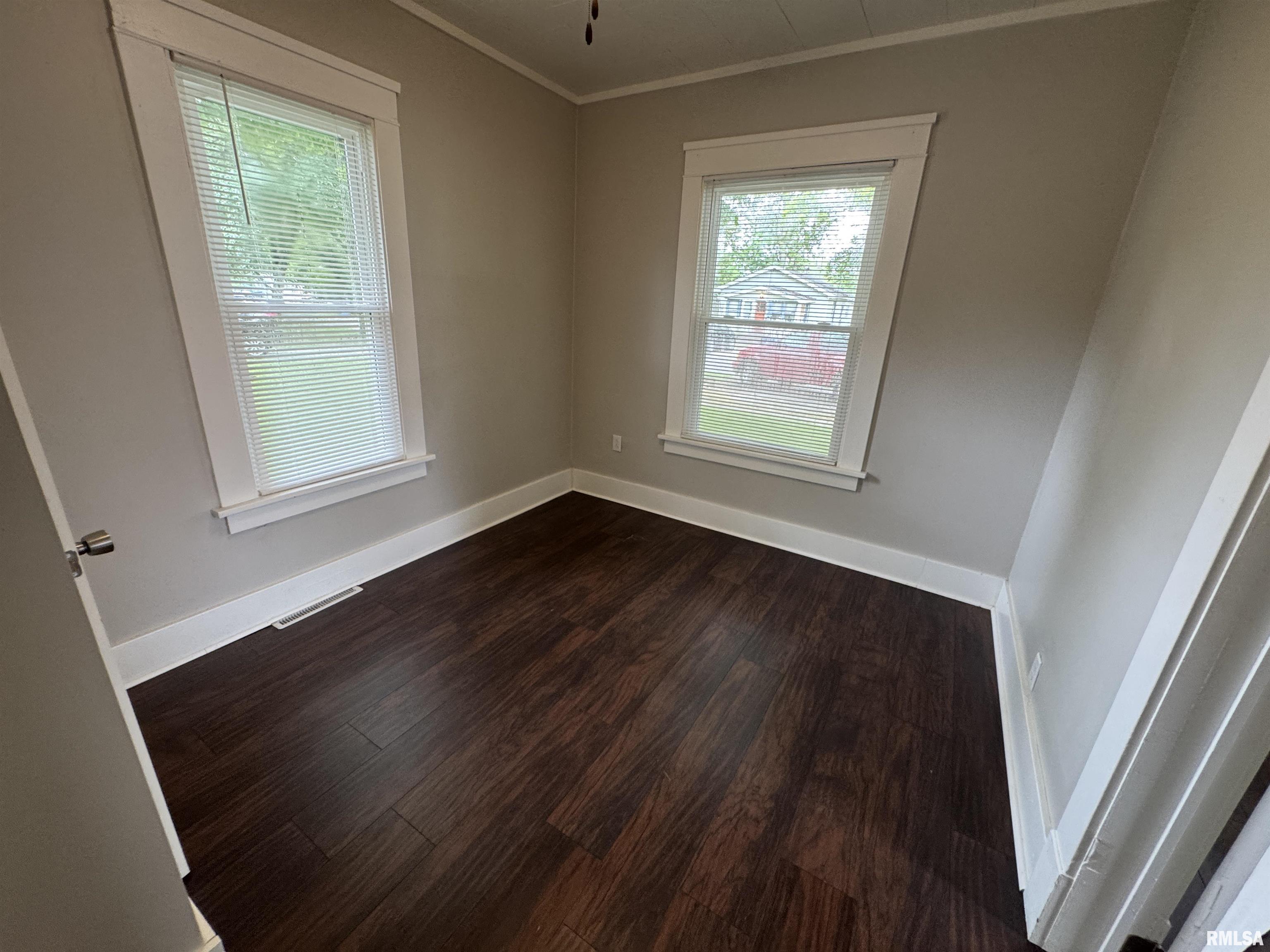 1307 South Maple Street Centralia, IL 62801 - Photo 9 of 30