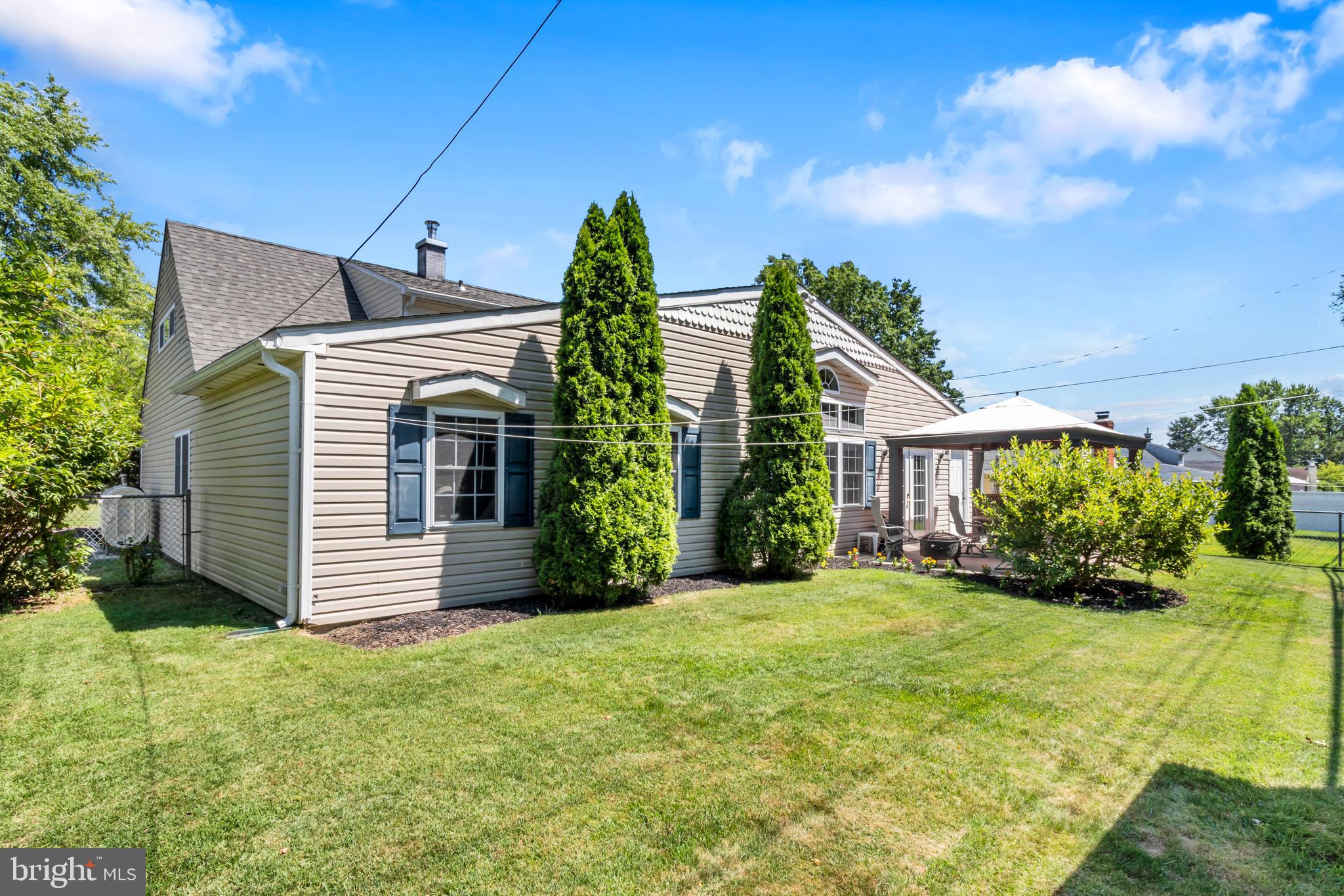 73 Cardinal Road Levittown, PA 19057 - Photo 5 of 28