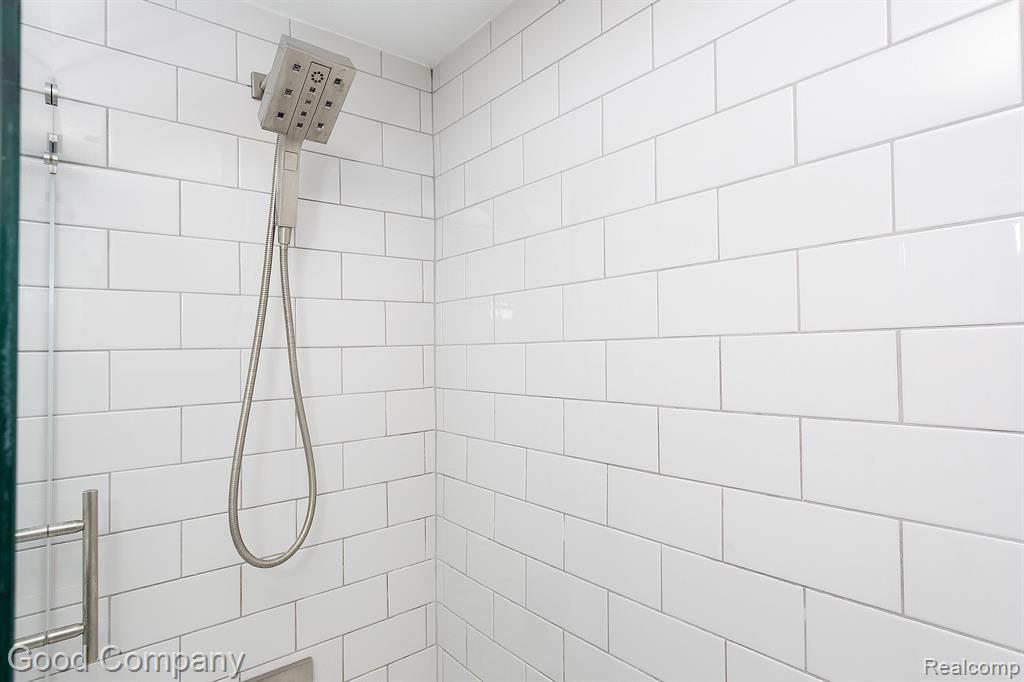1526 Crooks Road Royal Oak, MI 48067 - Photo 23 of 36 Gallery Image 23