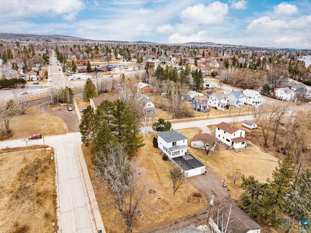 4608 Regent Street Duluth, MN 55804 - Photo 40 of 43 Birds eye view of property featuring a residential view
