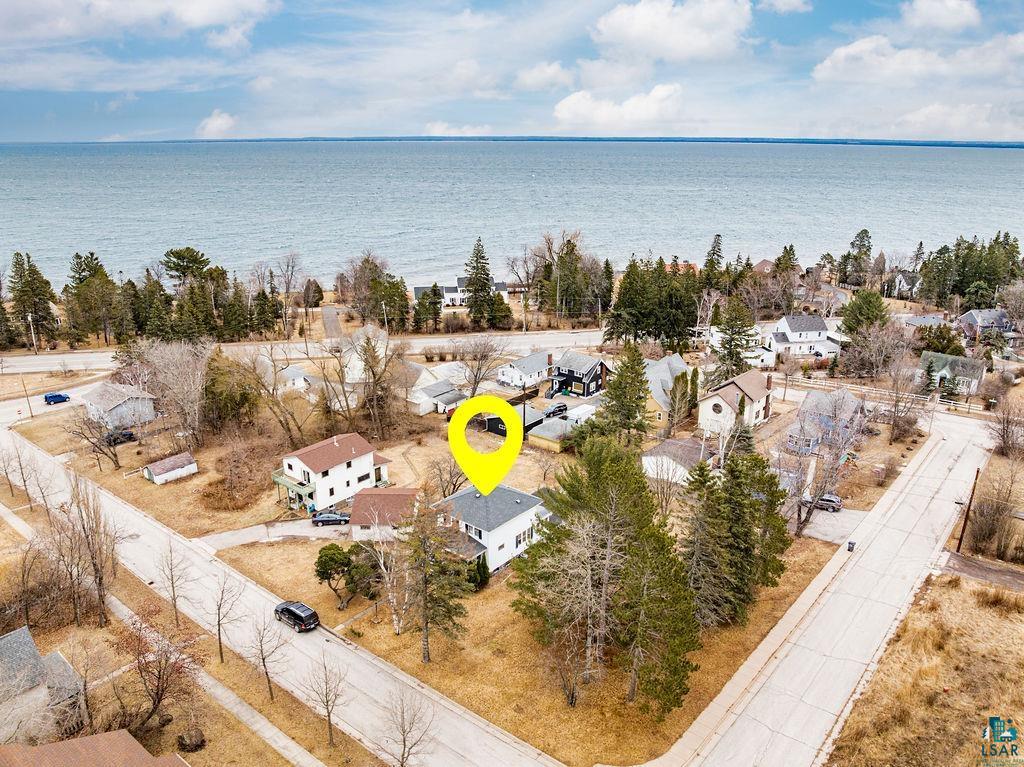4608 Regent Street Duluth, MN 55804 - Photo 5 of 43 Drone / aerial view with a water view